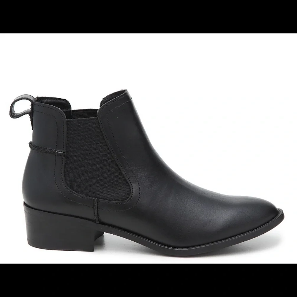 WOMENS Steve Madden Drape Chelsea boot in size 7 - Picture 1 of 4